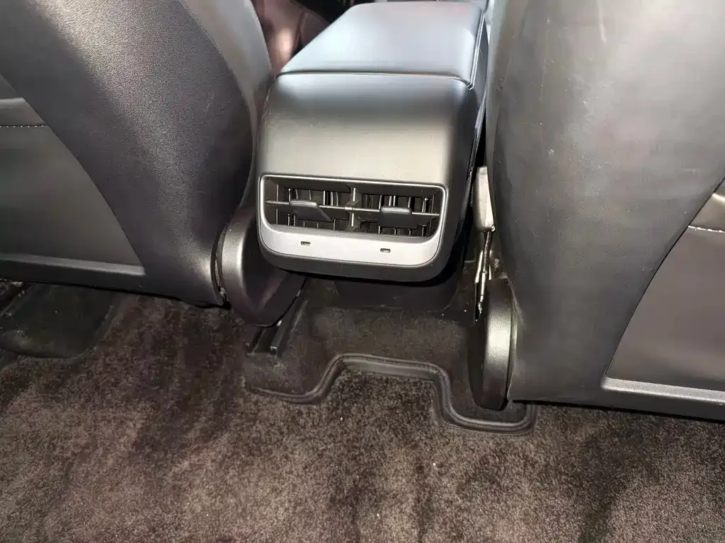 Tesla Model Y 2023 из CN, фото 9