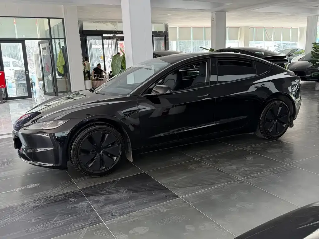 Tesla Model 3 — фото 6