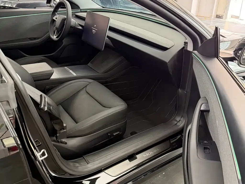 Tesla Model 3 — фото 2