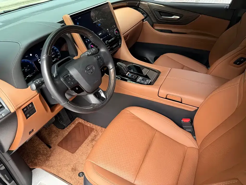 Toyota Alphard — фото 3