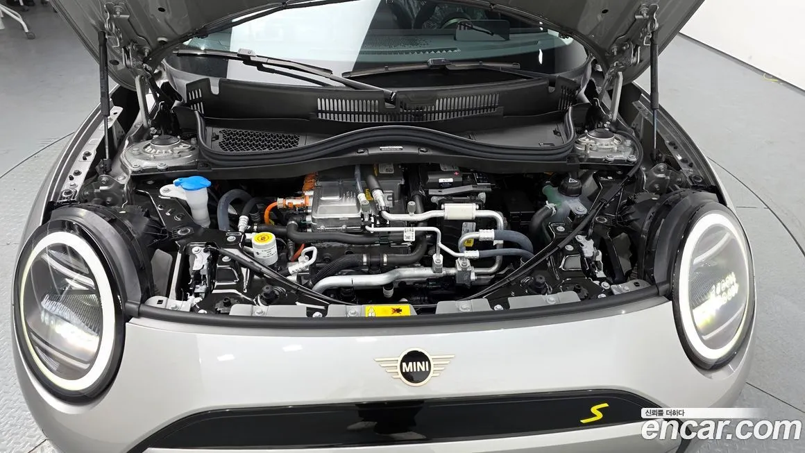Mini Cooper 2024 из KR, фото 10