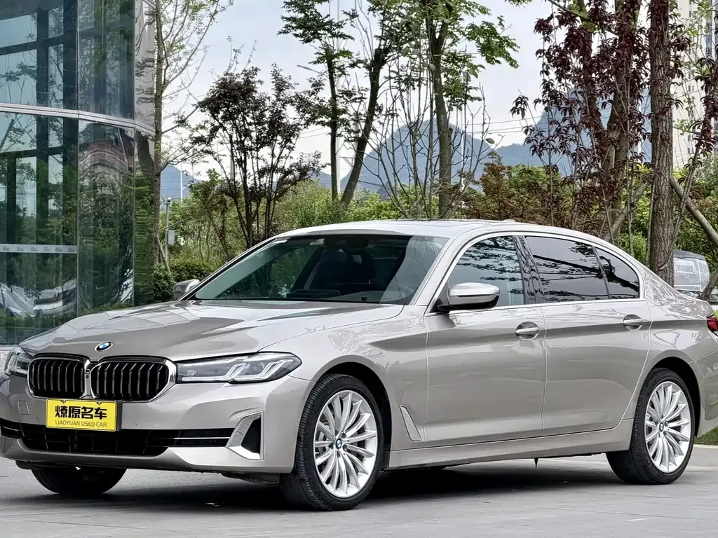 BMW 5 Series — фото 1