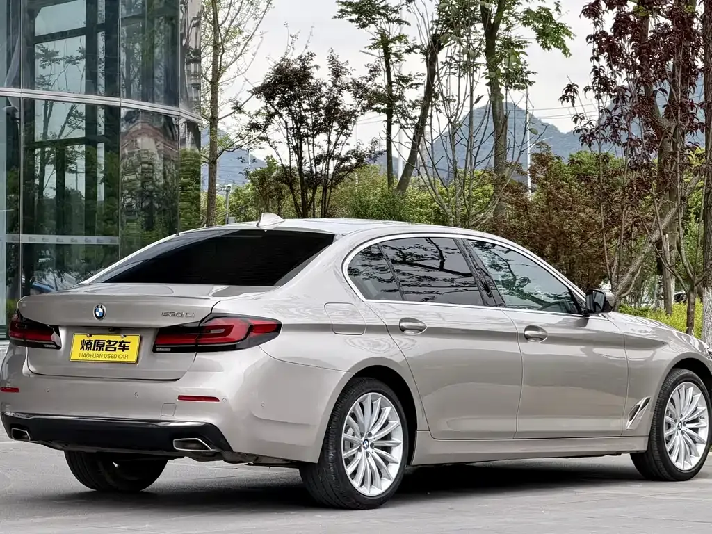 BMW 5 Series — фото 4
