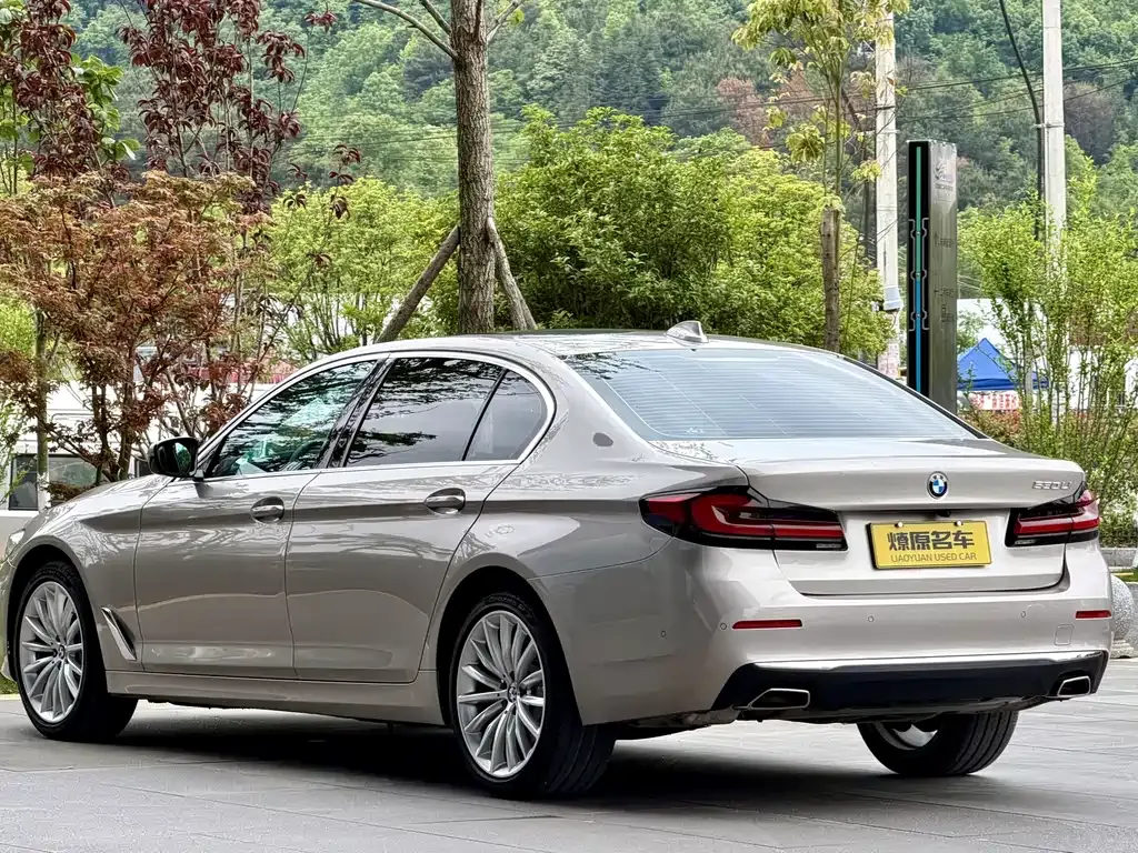 BMW 5 Series — фото 6