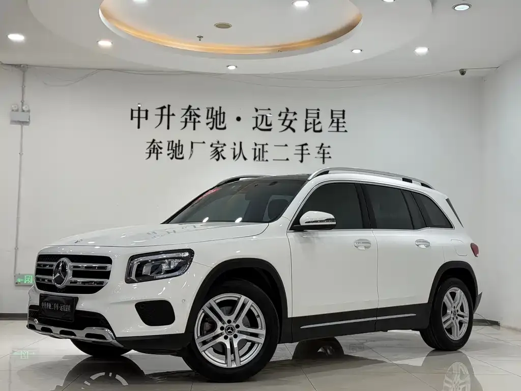 Mercedes-Benz GLB — фото 1
