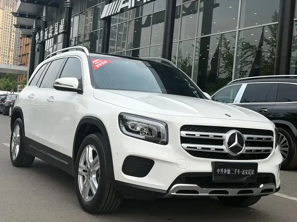 Mercedes-Benz GLB — фото 8