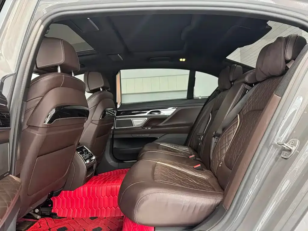 BMW 7 Series 2021 из CN, фото 7