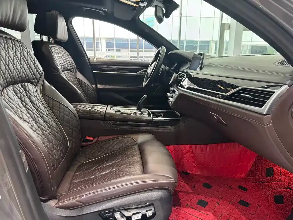 BMW 7 Series 2021 из CN, фото 6