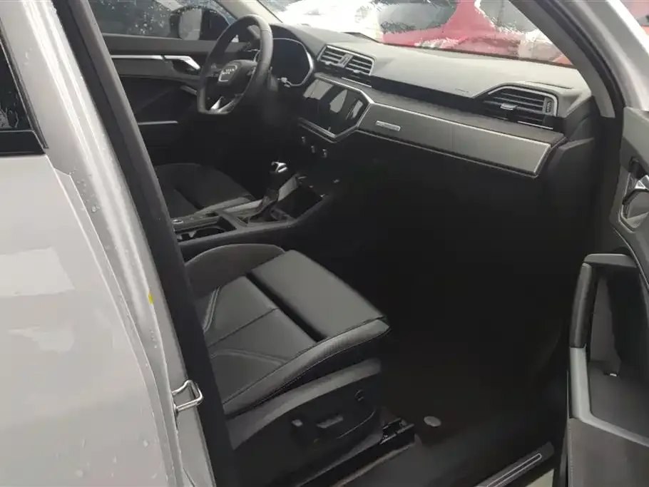 Audi Q3 Sportback — фото 9