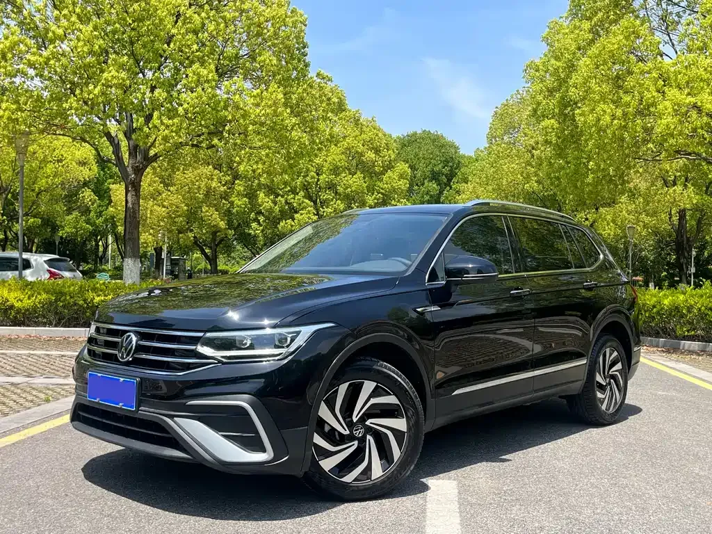 Volkswagen Tiguan L 2023 из CN, фото 1