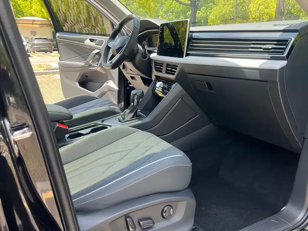 Volkswagen Tiguan L 2023 из CN, фото 4