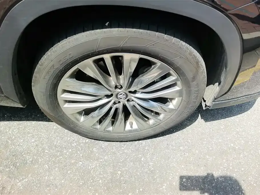 Toyota Highlander — фото 10