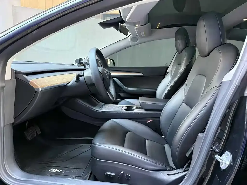 Tesla Model 3 — фото 4