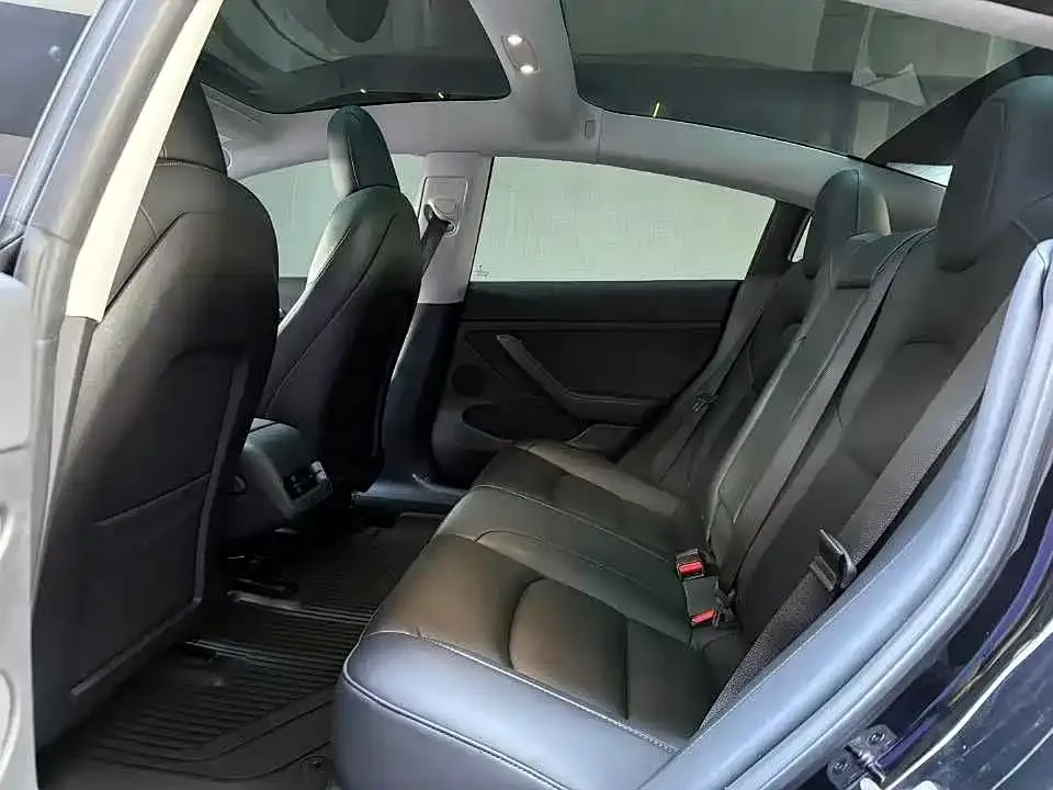Tesla Model 3 — фото 5