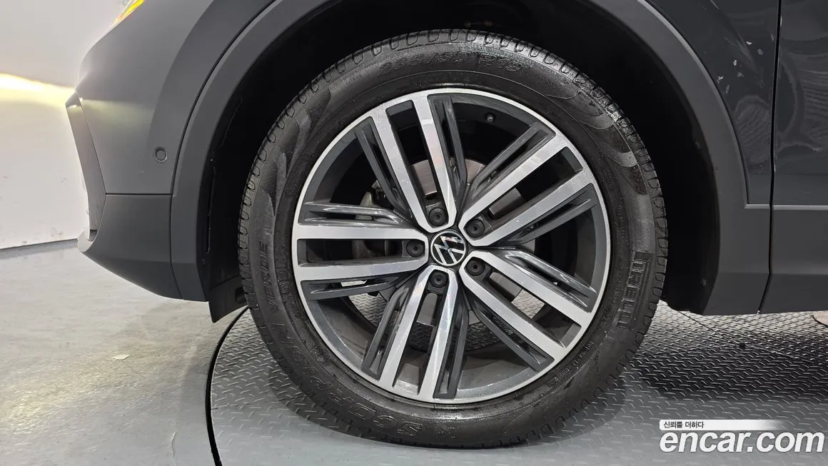 Volkswagen Tiguan — фото 7