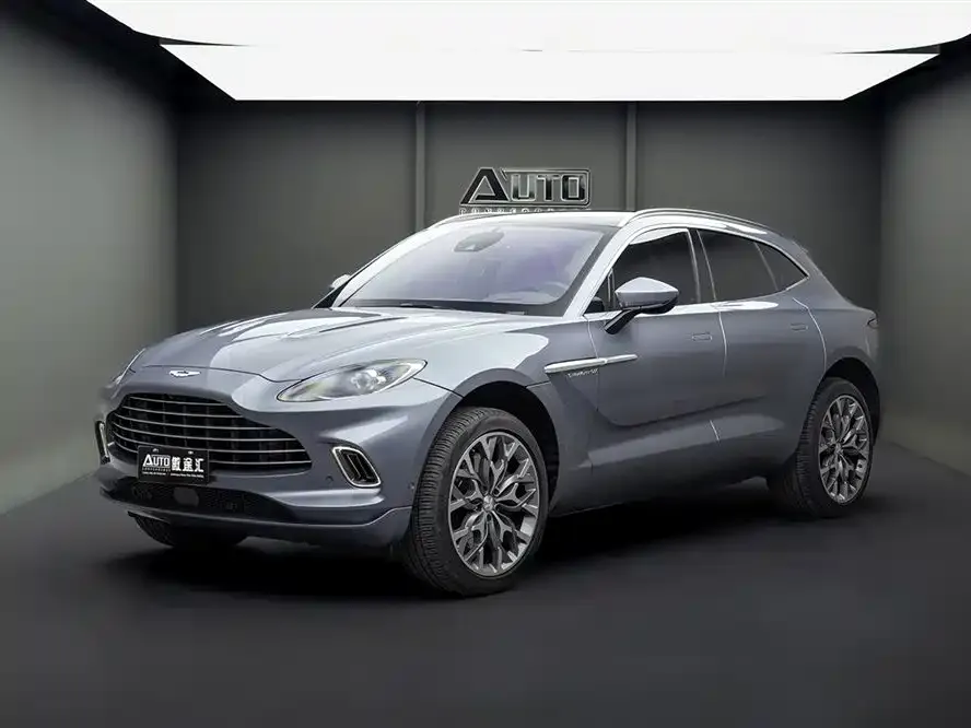 Aston Martin DBX — фото 1