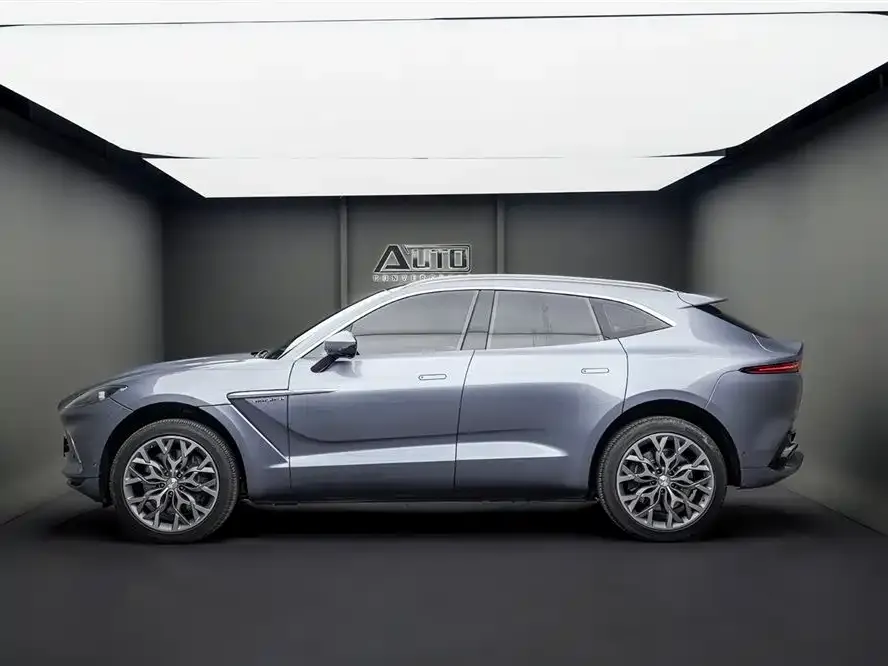 Aston Martin DBX — фото 5
