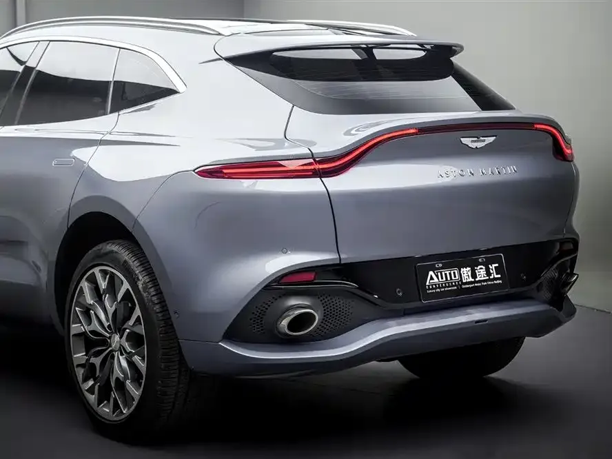Aston Martin DBX — фото 8