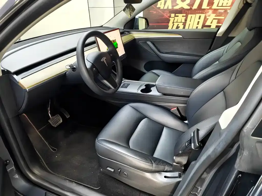 Tesla Model Y — фото 6