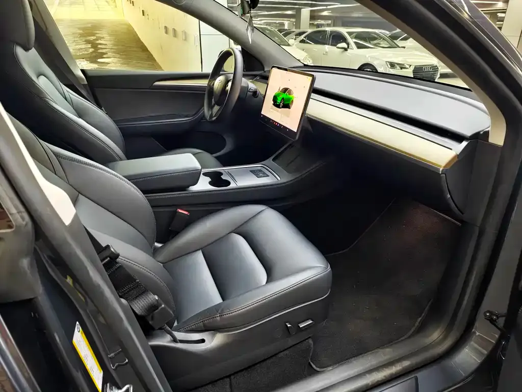 Tesla Model Y — фото 4
