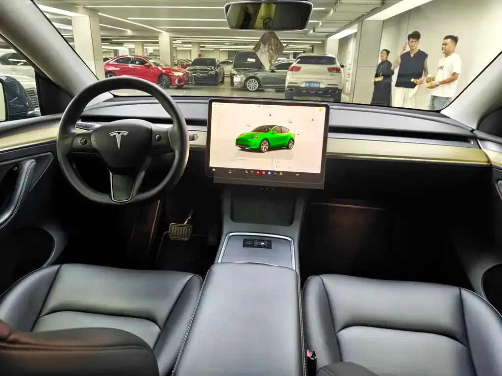 Tesla Model Y — фото 7
