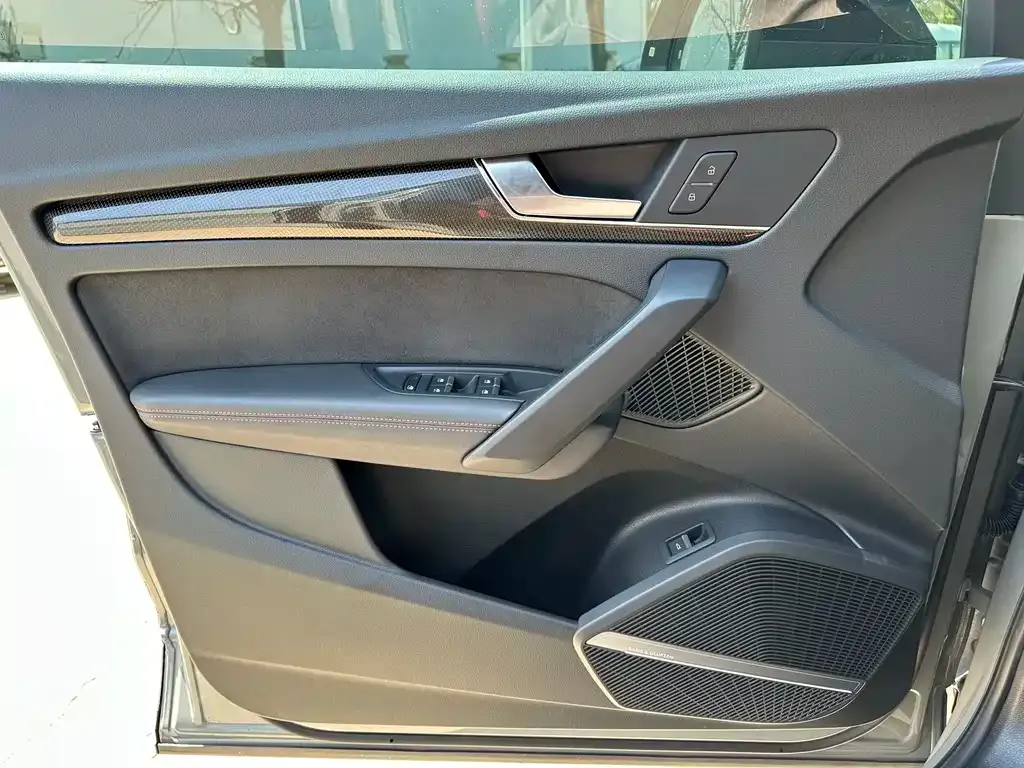 Audi SQ5 2022 из CN, фото 6