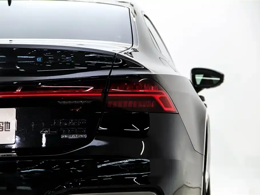 Audi A7L — фото 7