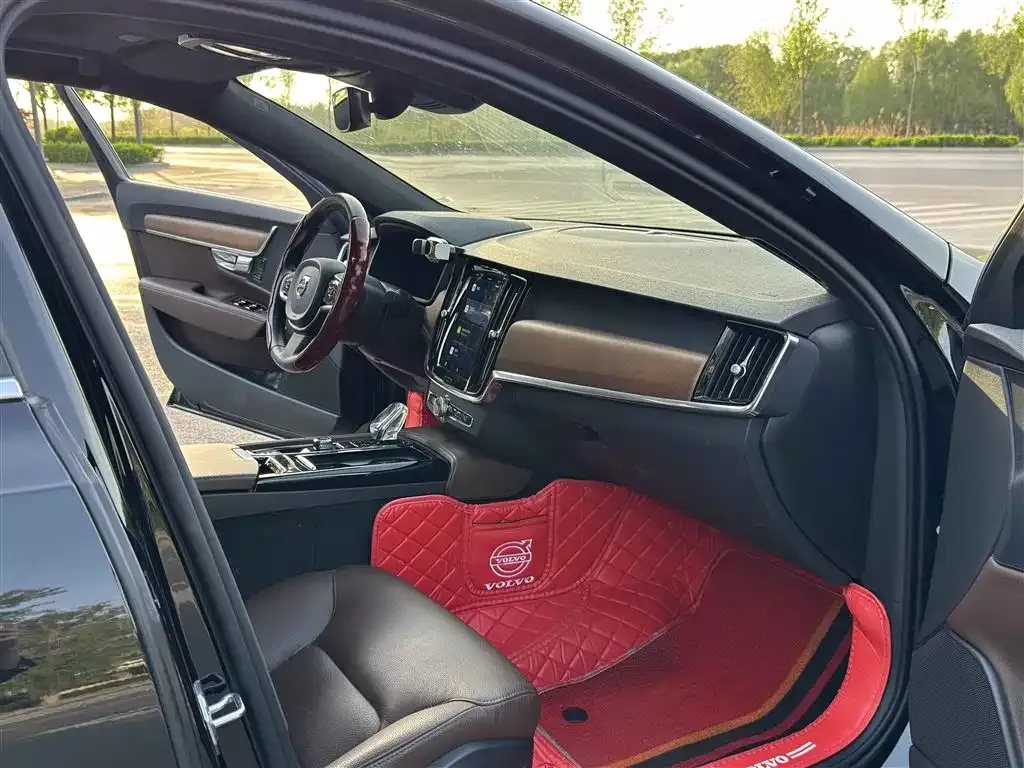 Volvo S90 PHEV 2022 из CN, фото 4