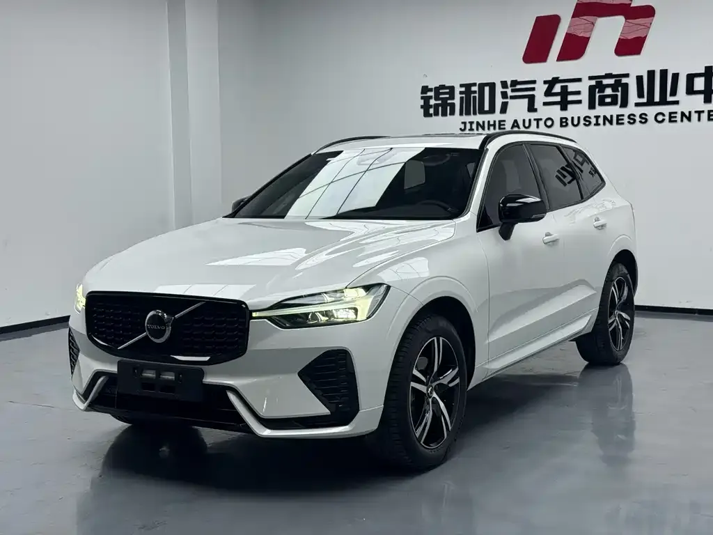 Volvo XC60 — фото 1