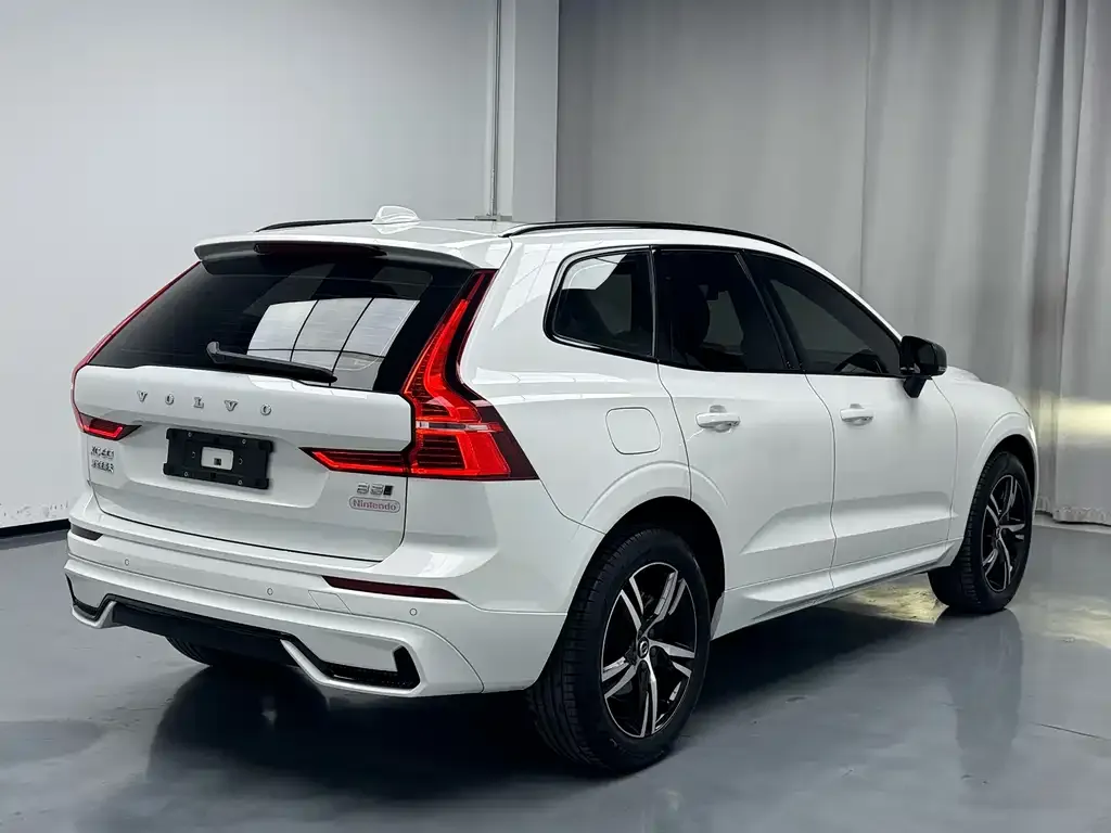 Volvo XC60 — фото 3