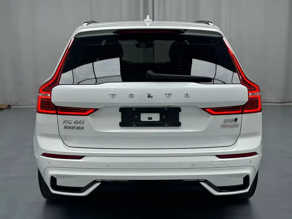 Volvo XC60 — фото 2