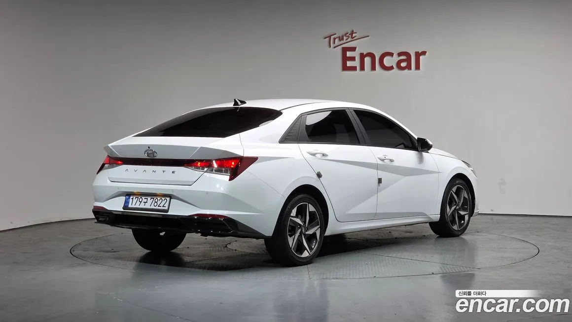 Hyundai AVANTE — фото 3