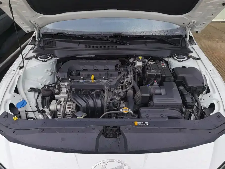 Hyundai Elantra — фото 10