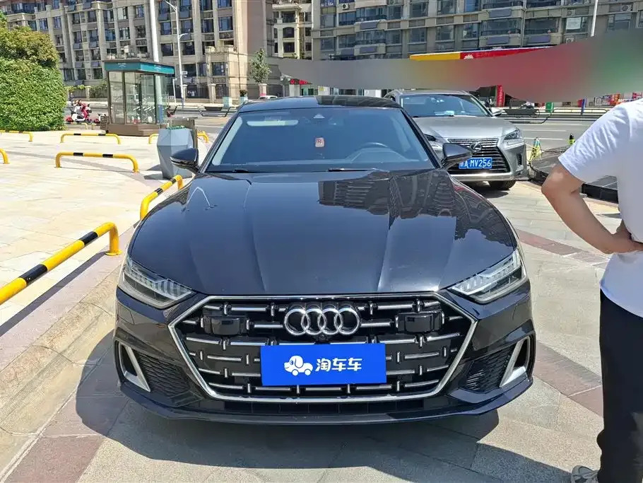 Audi A7L — фото 7