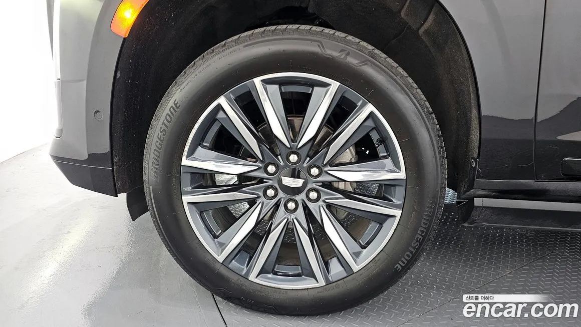 Cadillac Escalade 2022 из KR, фото 8