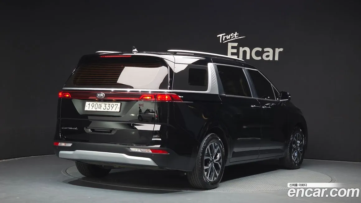 Kia Carnival — фото 4