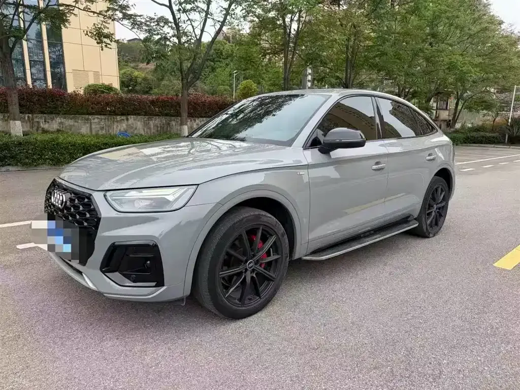 Audi Q5L Sportback — фото 1