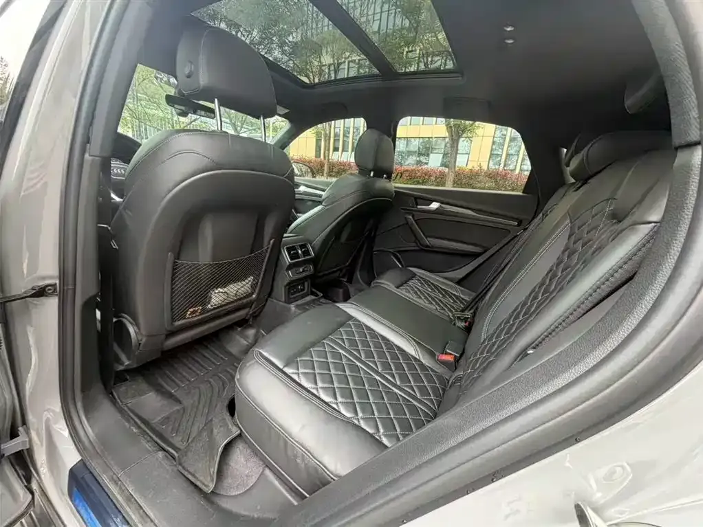 Audi Q5L Sportback — фото 10