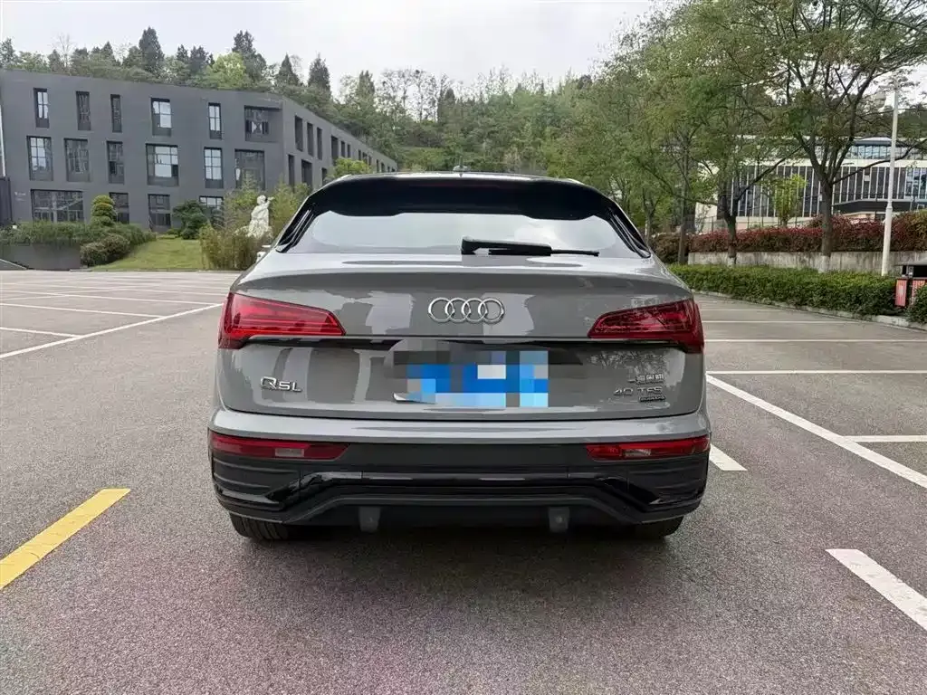 Audi Q5L Sportback — фото 3