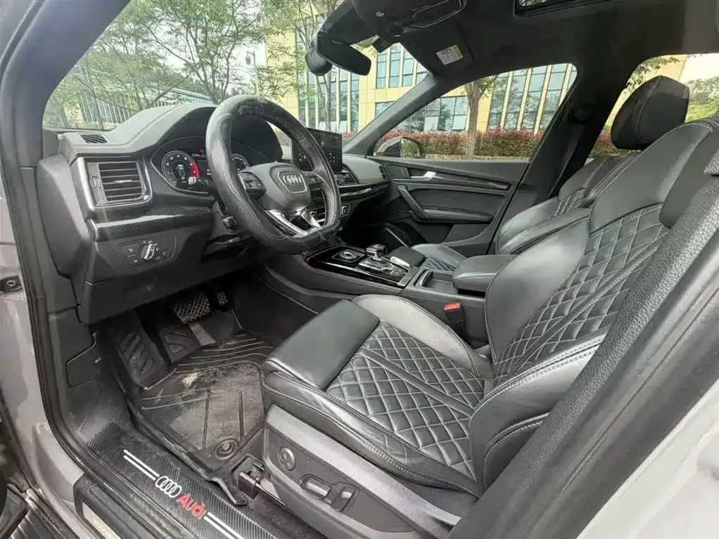 Audi Q5L Sportback — фото 6
