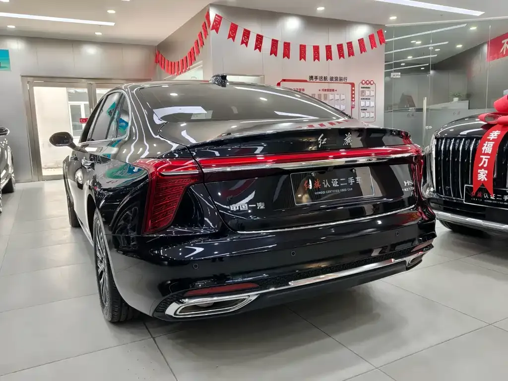 Hongqi H5 — фото 10