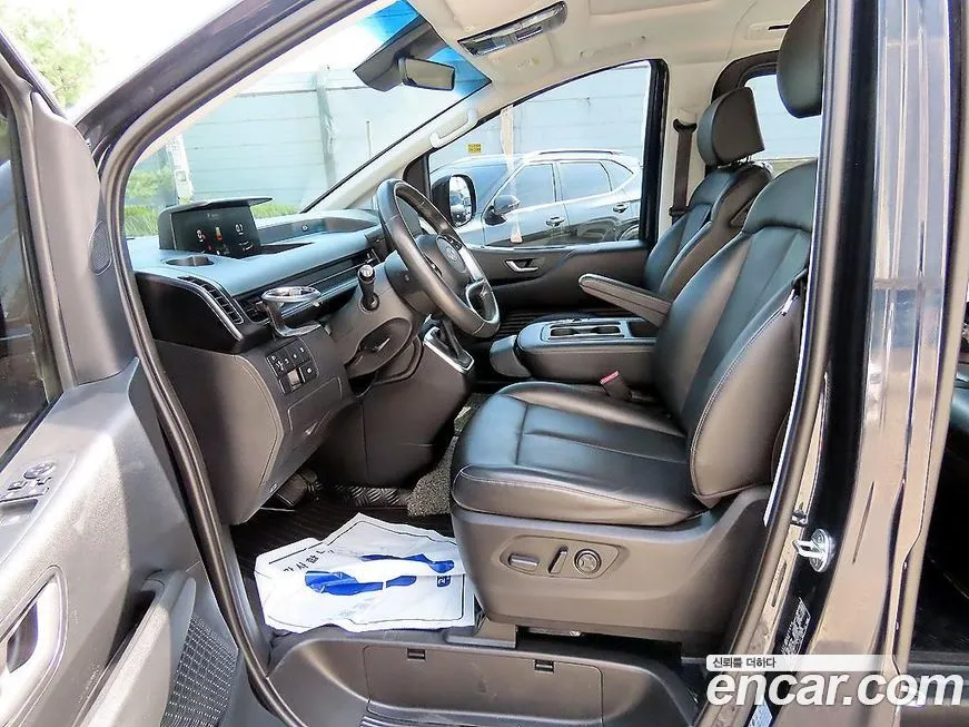 Hyundai Staria — фото 3