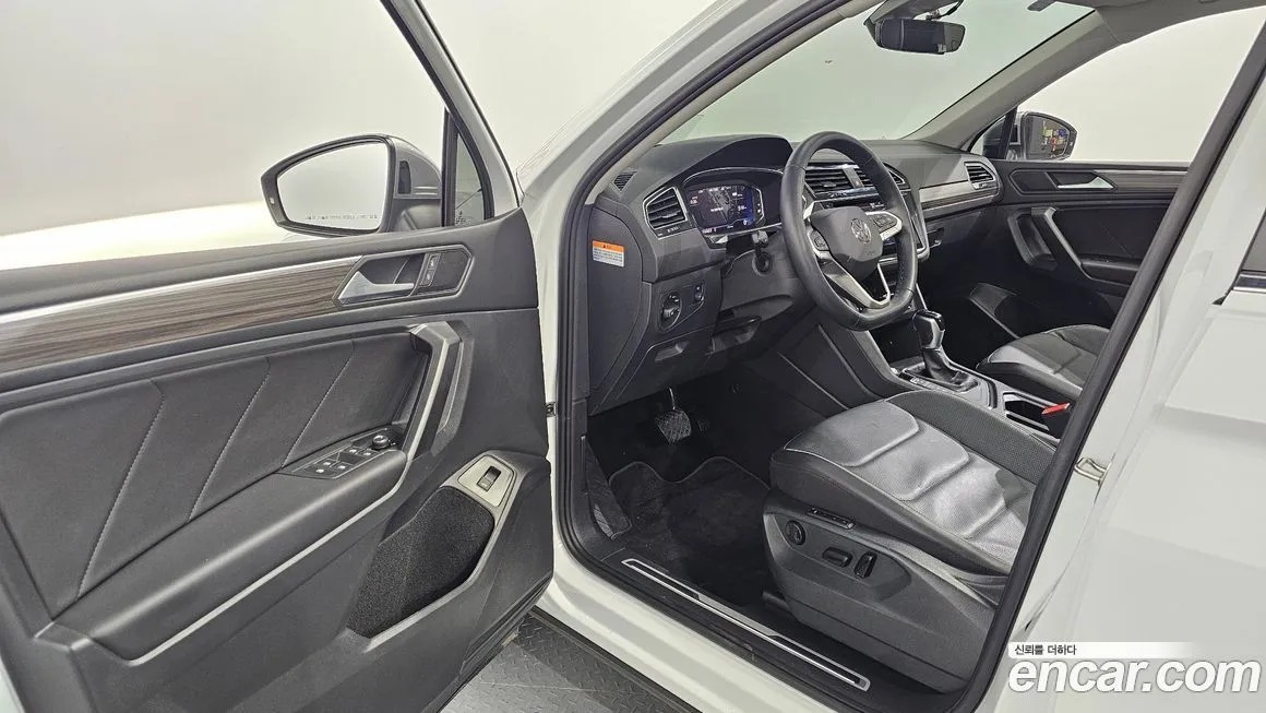 Volkswagen Tiguan 2023 из KR, фото 4
