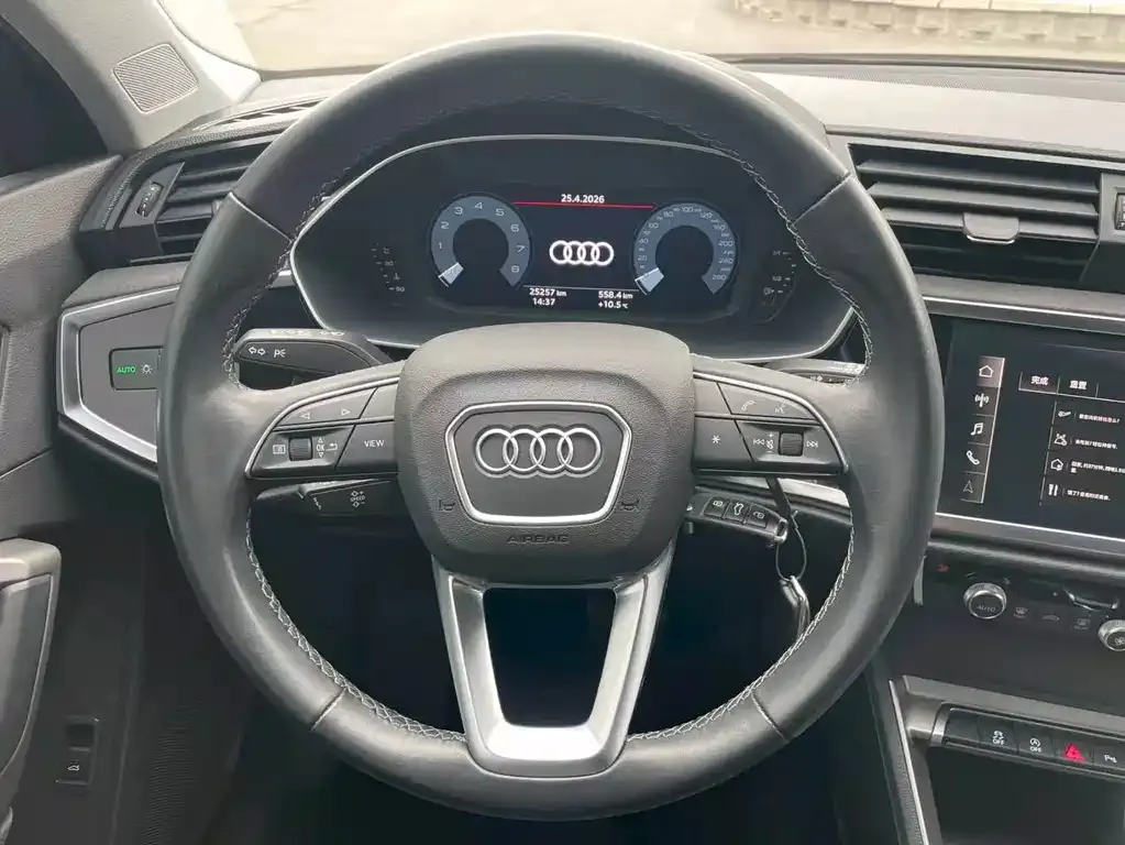 Audi Q3 — фото 6