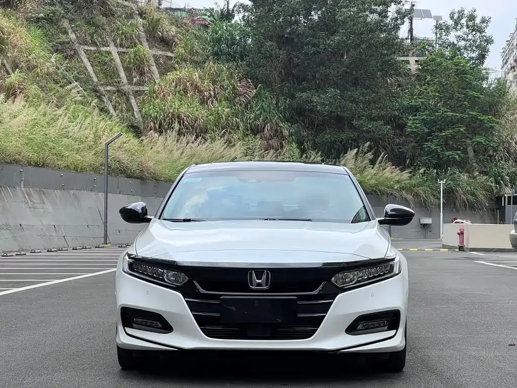 Honda Accord — фото 9