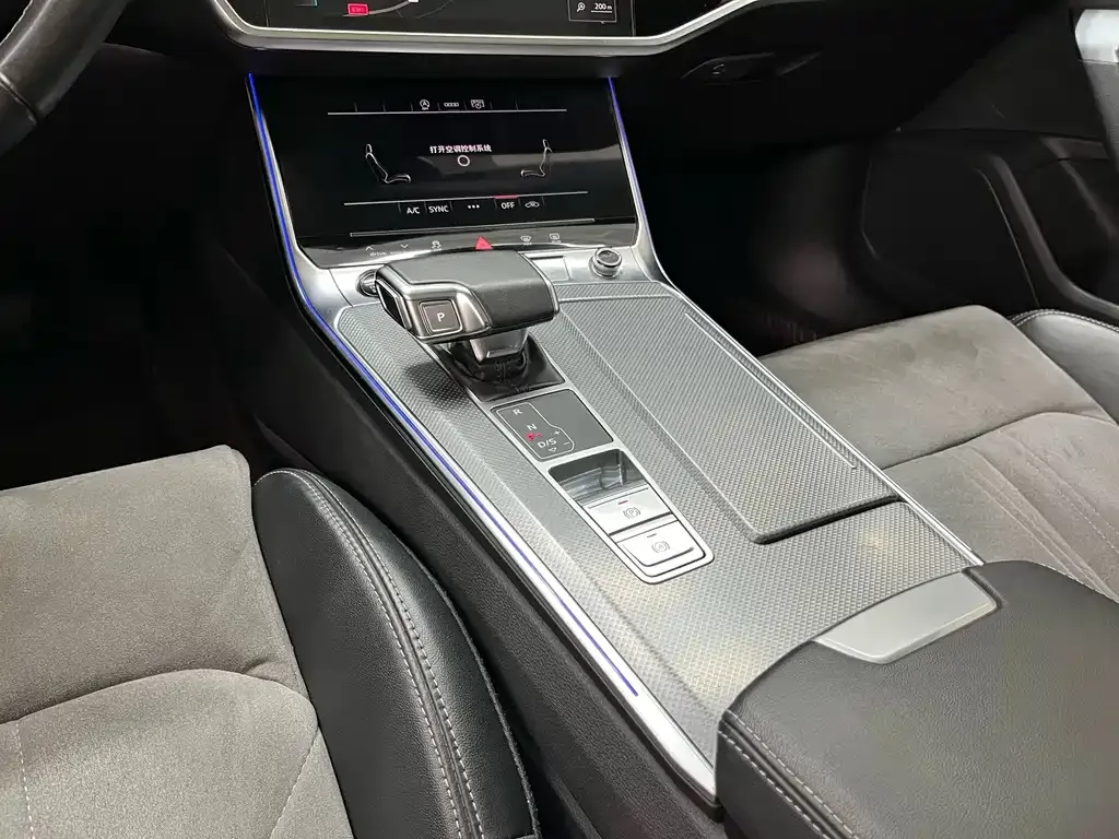 Audi A6L — фото 5