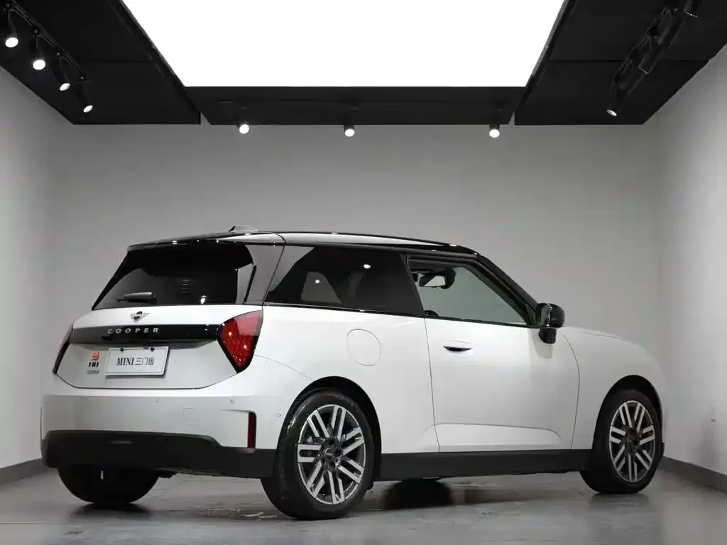 MINI Cooper EV 2024 из CN, фото 3