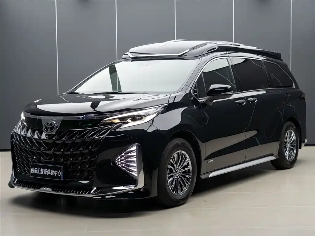 Toyota Granvia — фото 1
