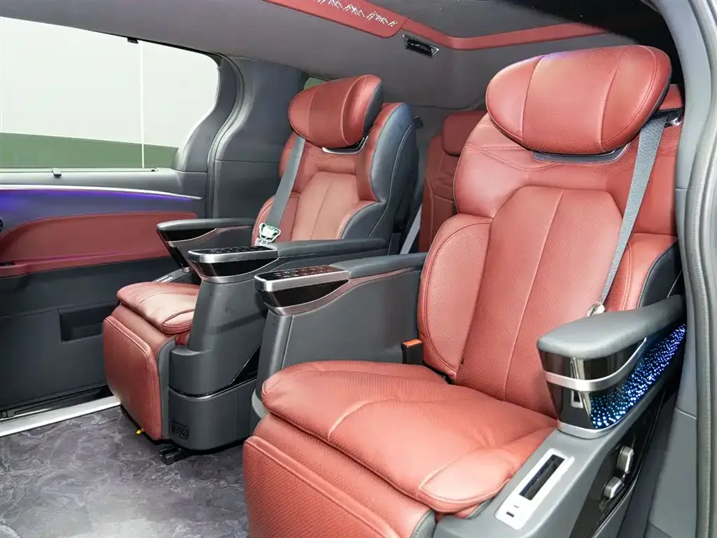 Toyota Granvia — фото 9