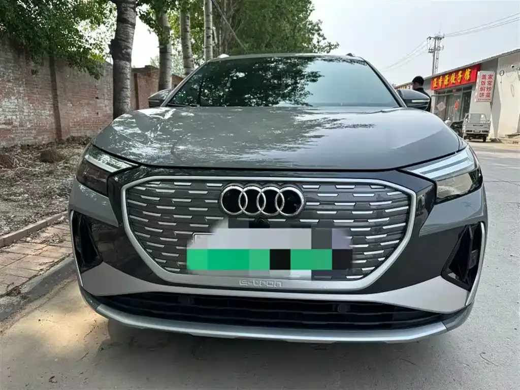 Audi Q4 e-tron — фото 8